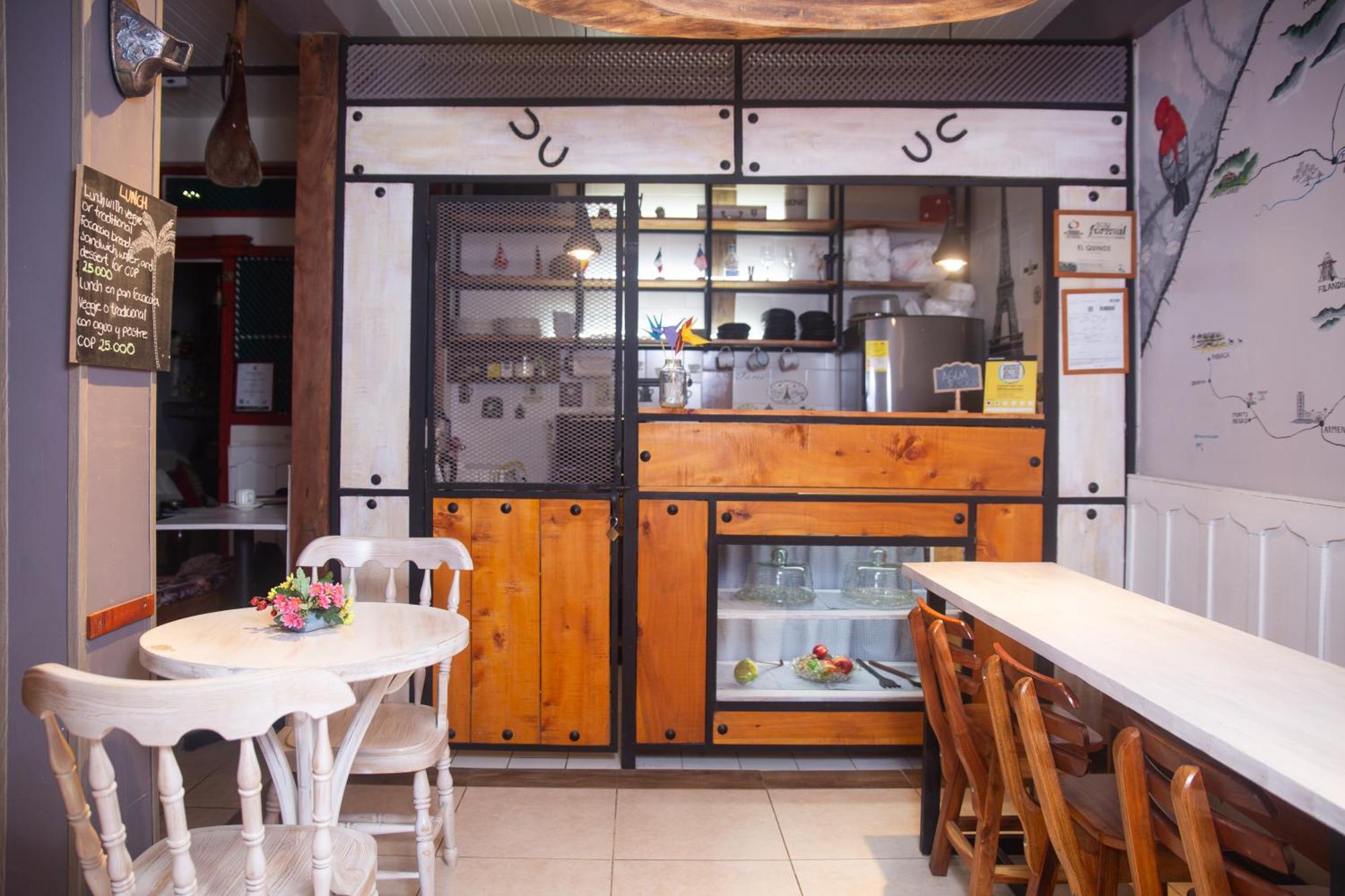 Hostal El Quinde サレント エクステリア 写真