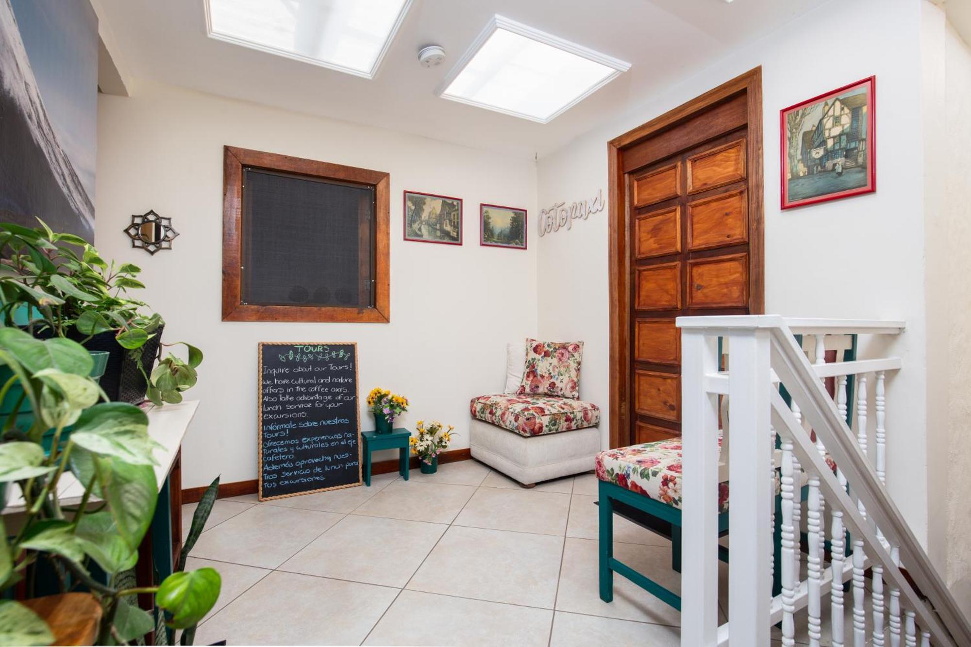 Hostal El Quinde サレント エクステリア 写真